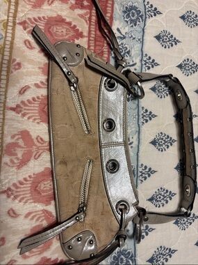 Guess Metallic Silver and Beige Signature Wristlet Clutch